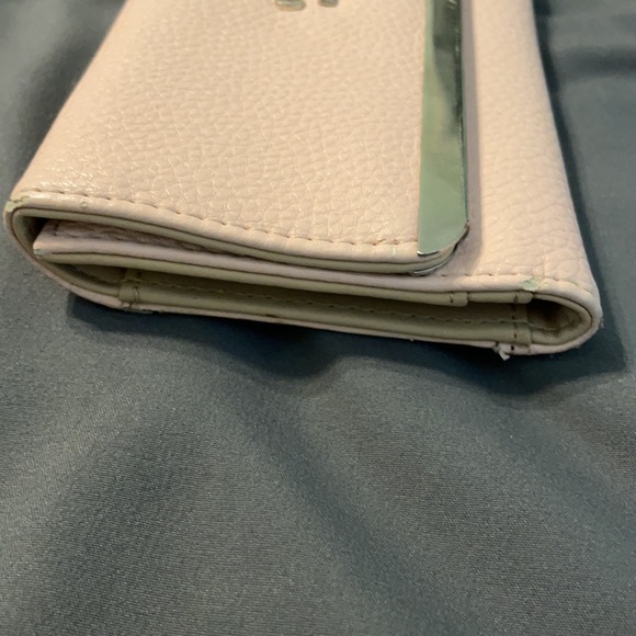 Guess Pink Trifold Wallet - Picture 4 of 6